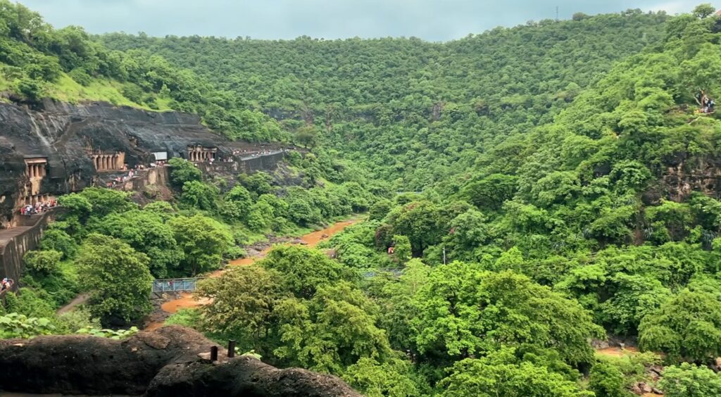 Ajanta and Ellora Caves Travel Guide