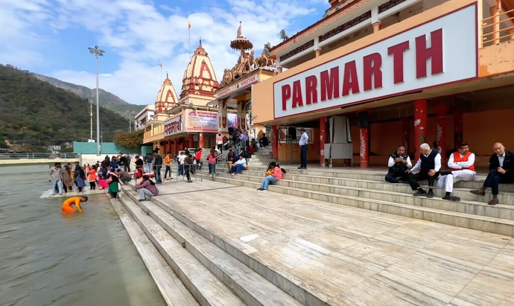 Paramarth Niketan - Rishikesh budget solo trip itinerary