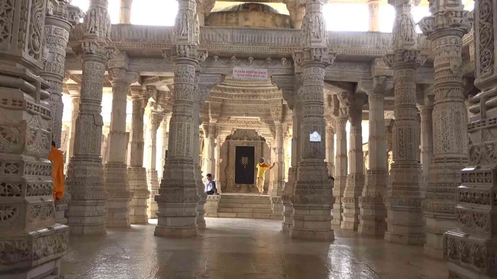 ranakpur-jain-temple-inner-hall.jpg