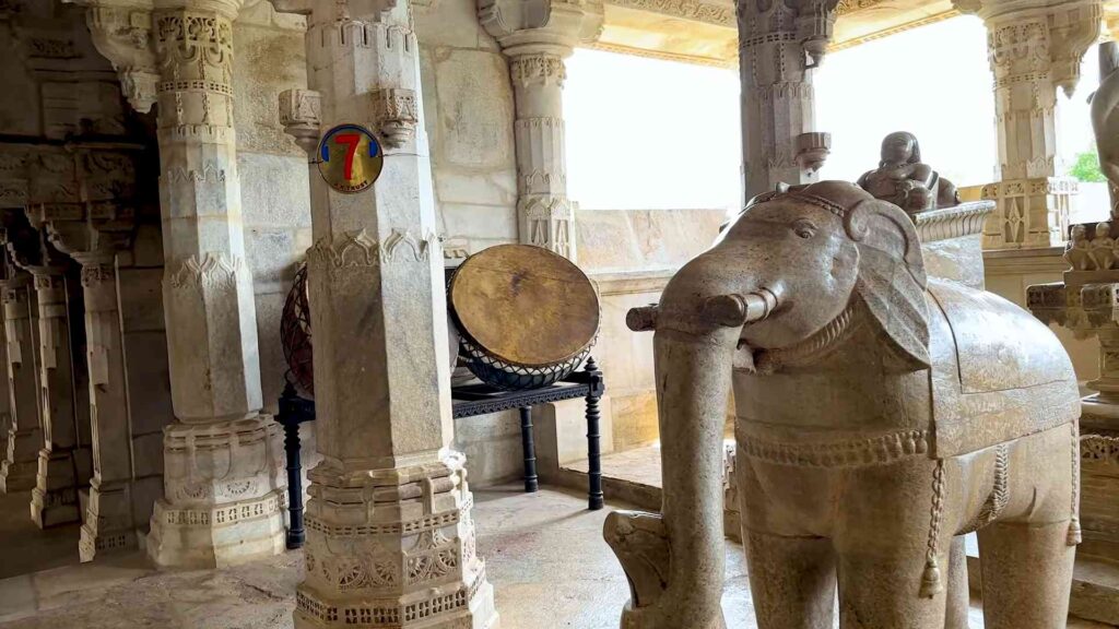 ranakpur-jain-temple-stone-elephant.jpg